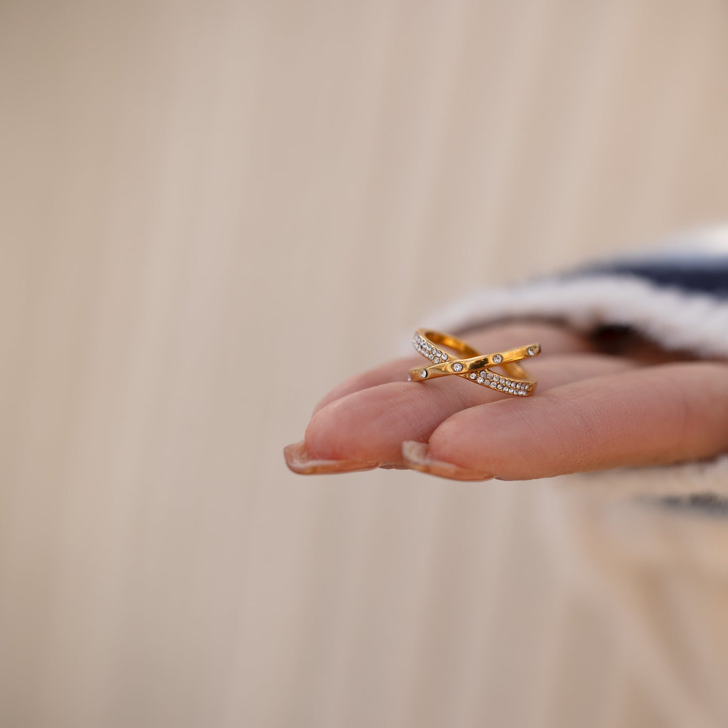 Golden Entwined Elegance Ring