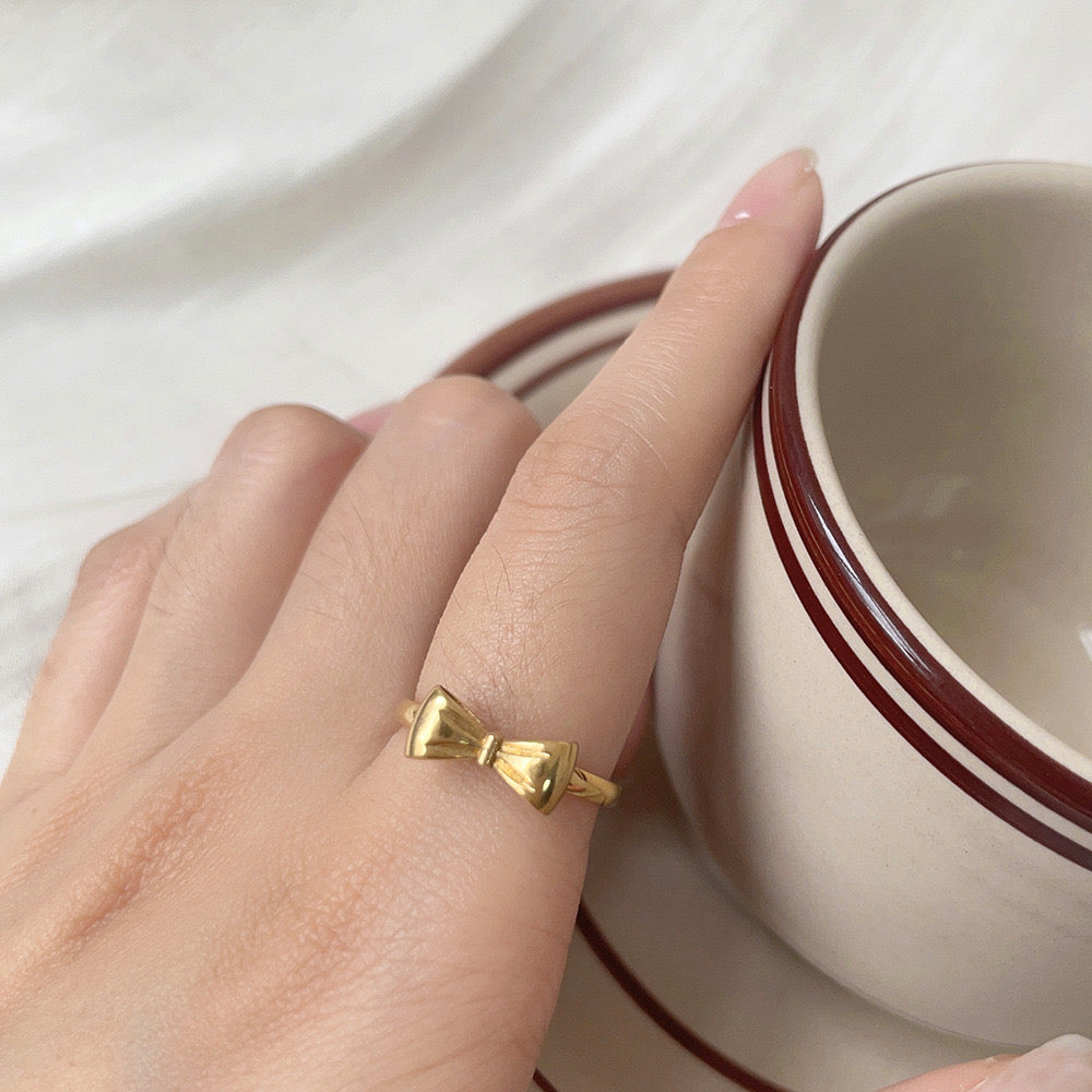 Gold Bow Ring