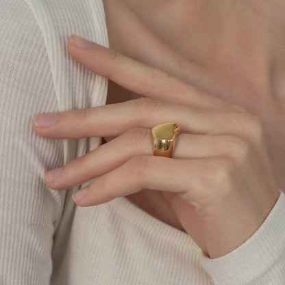 Bold Heart Signet Ring